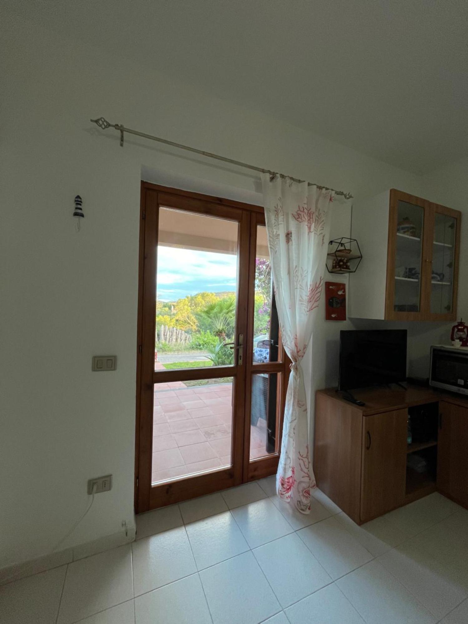 Casa Sviluppata Su Due Piani Con Doppia Veranda E Parcheggio Privato San Teodoro  Exterior foto