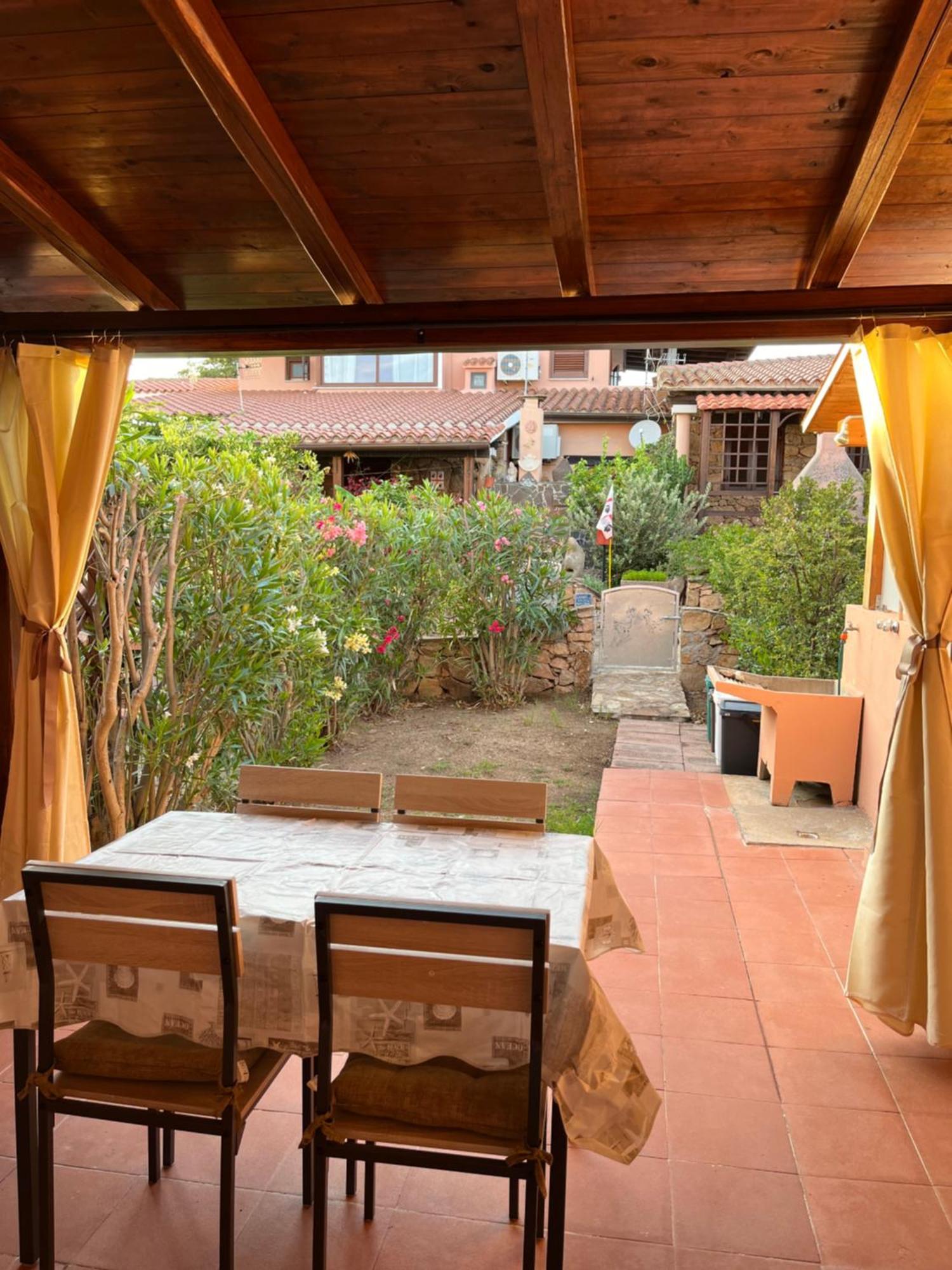 Casa Sviluppata Su Due Piani Con Doppia Veranda E Parcheggio Privato San Teodoro  Exterior foto