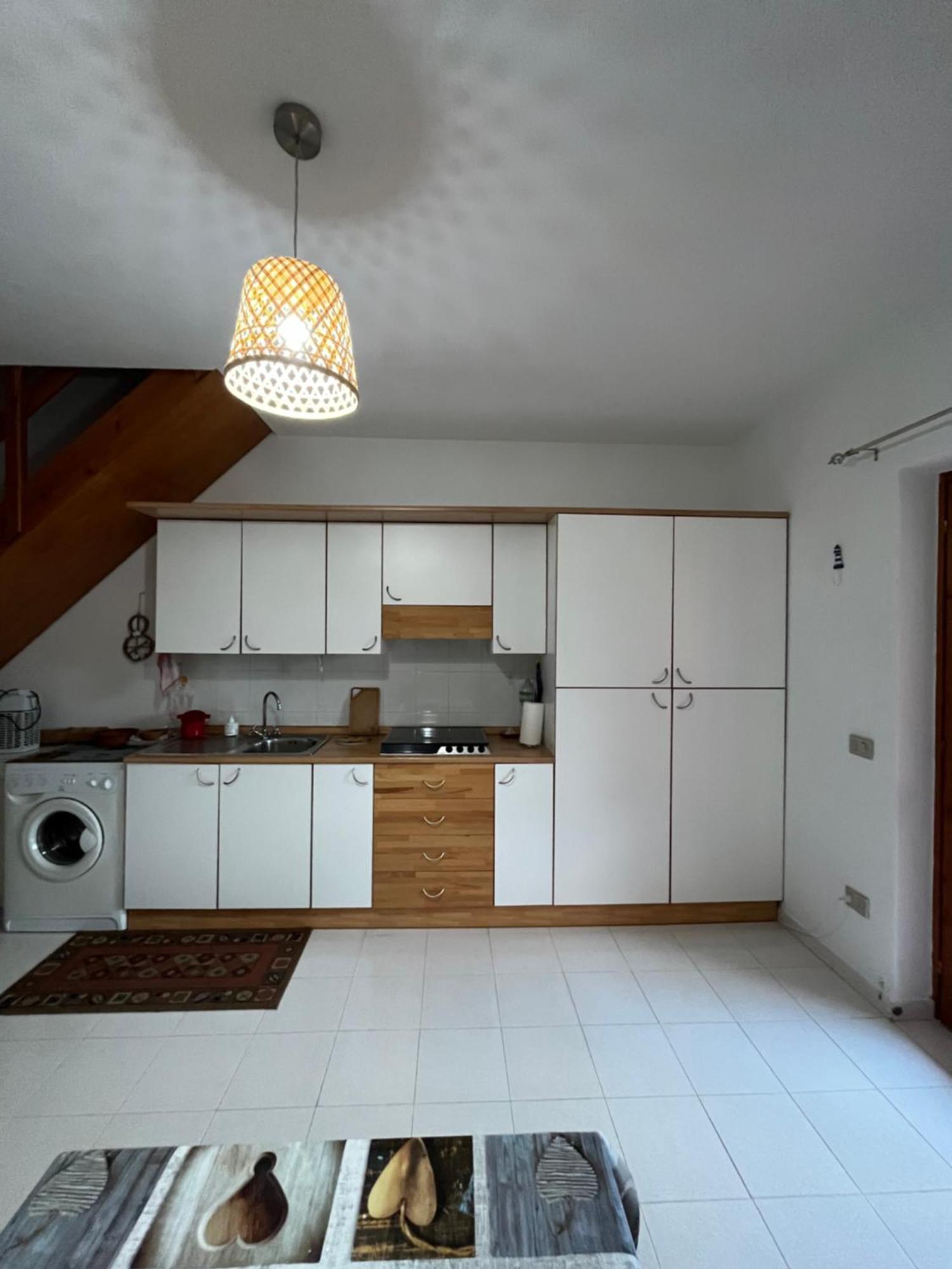 Casa Sviluppata Su Due Piani Con Doppia Veranda E Parcheggio Privato San Teodoro  Exterior foto