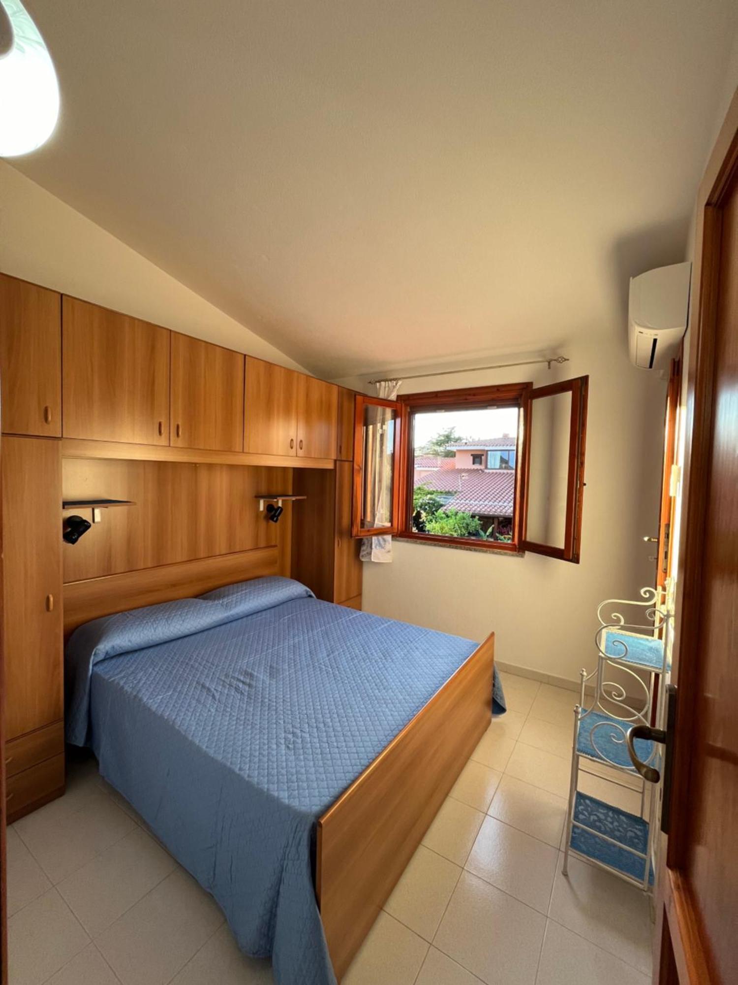 Casa Sviluppata Su Due Piani Con Doppia Veranda E Parcheggio Privato San Teodoro  Exterior foto