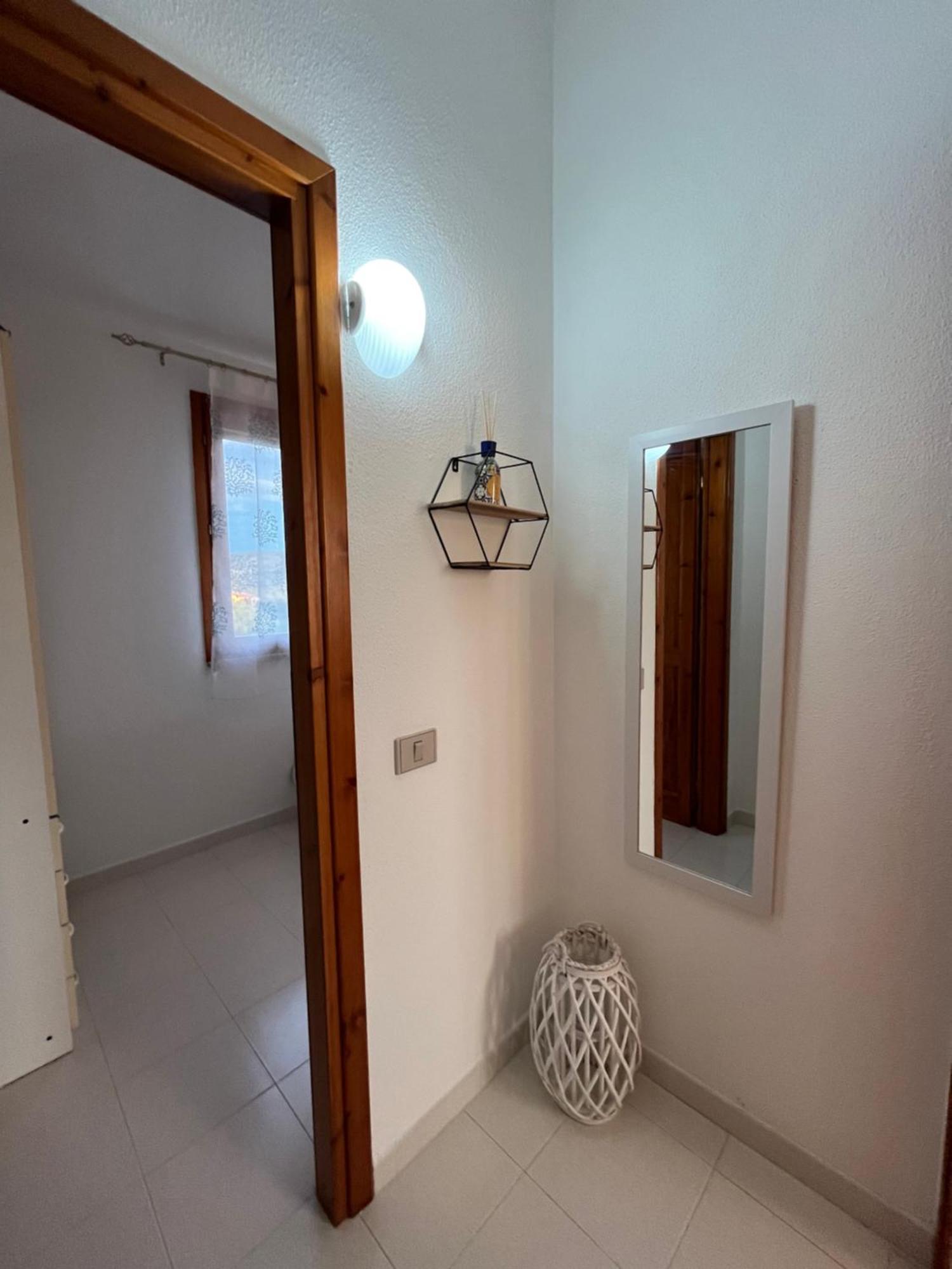 Casa Sviluppata Su Due Piani Con Doppia Veranda E Parcheggio Privato San Teodoro  Exterior foto